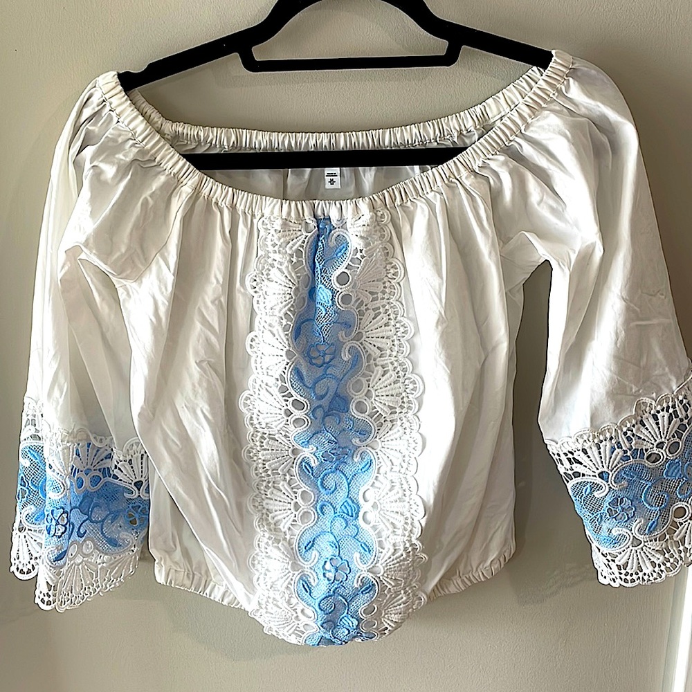 Express off the shoulder top M